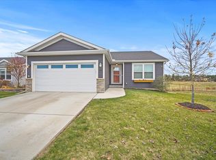 52 Winding Way, Bloomington, IL 61705