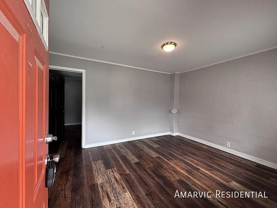 1 bed, $695 — Photo 2