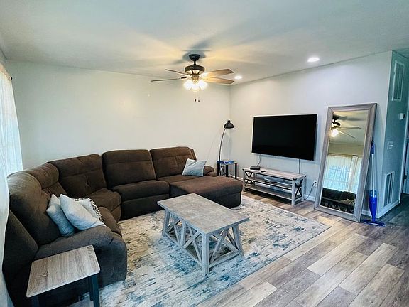 4th image of 144 Holly Hill St