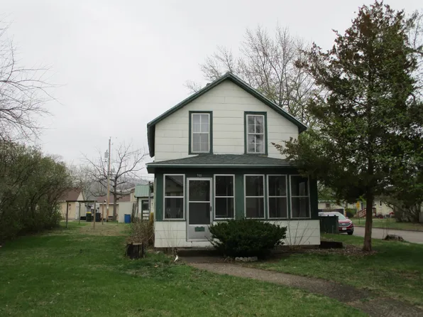 700 N Beaumont Rd, Prairie Du Chien, WI 53821