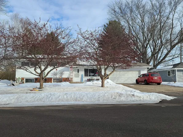 1211 E 18th St, Marshfield, WI 54449