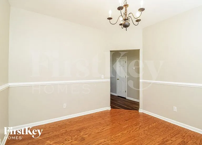 225 Brycewood Dr — Photo 3