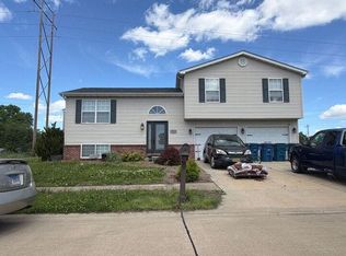 2161 Hunters Point Dr, Granite City, IL 62040
