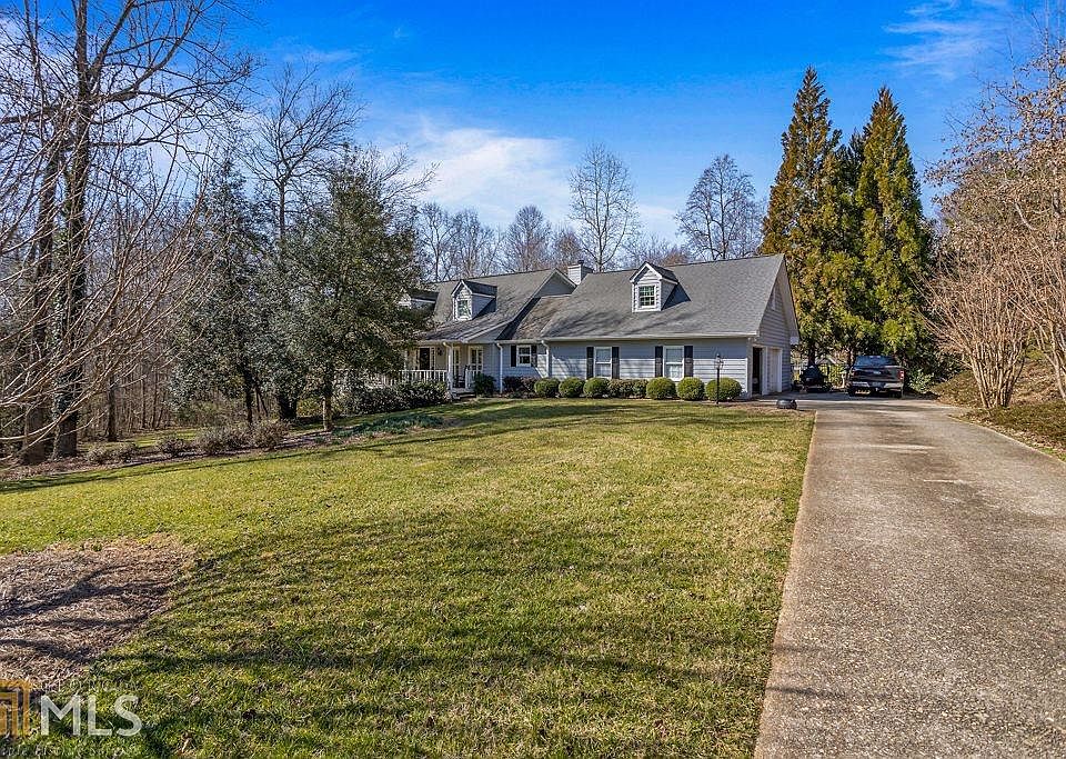 1st image of 183 Parkwood Dr