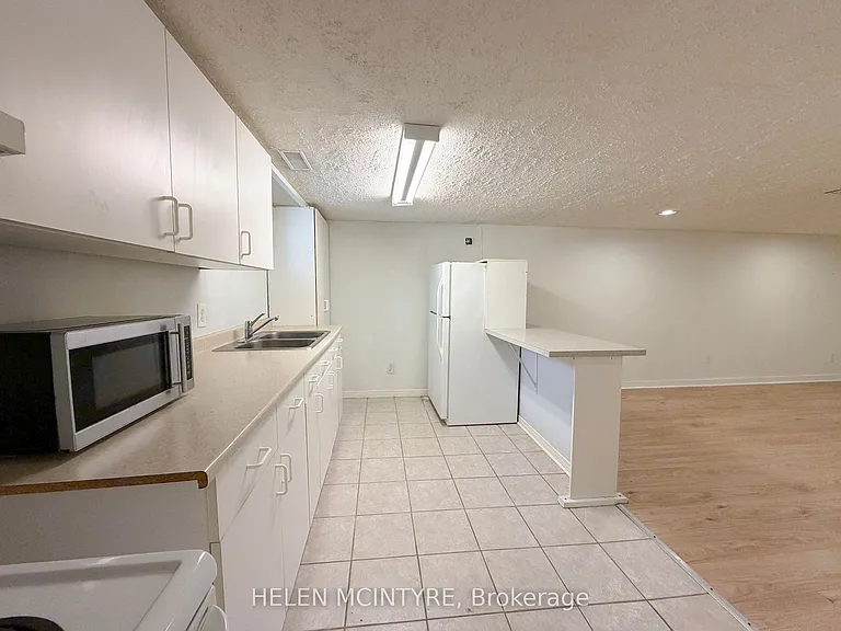 34 Dunning Cres — Photo 17