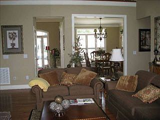 5th image of 100 Holland Trace Cir