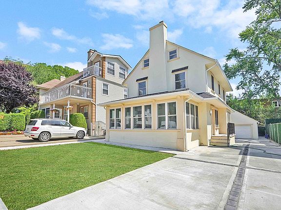 3rd image of 8415 118th St