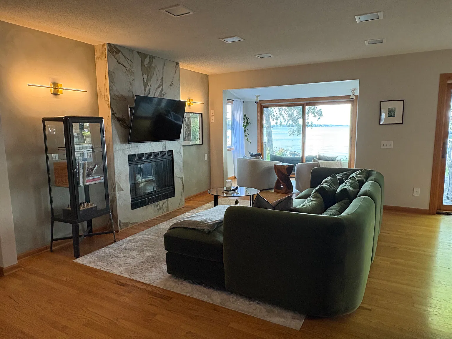 3 bed, 2128 sqft, $3,000 — Photo 2