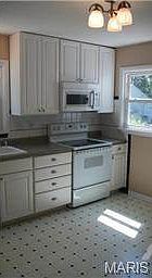 Right part of kitchen