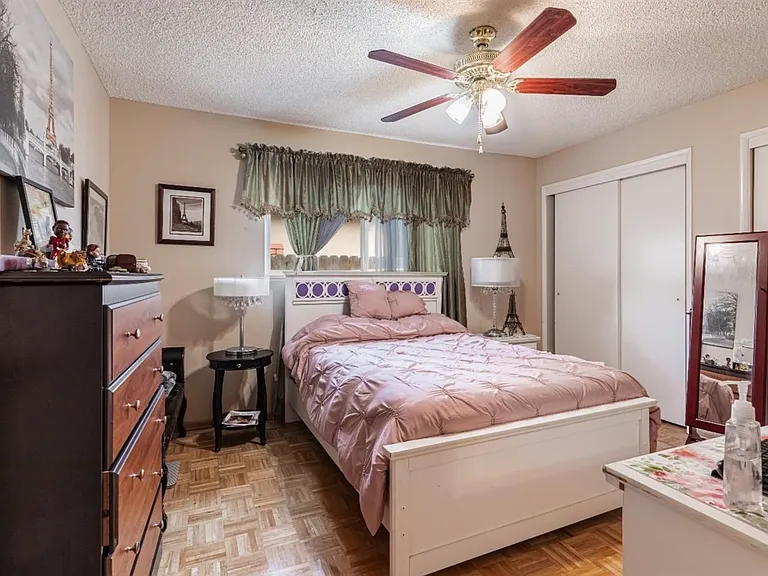 2638 W Rialto Ave — Photo 8