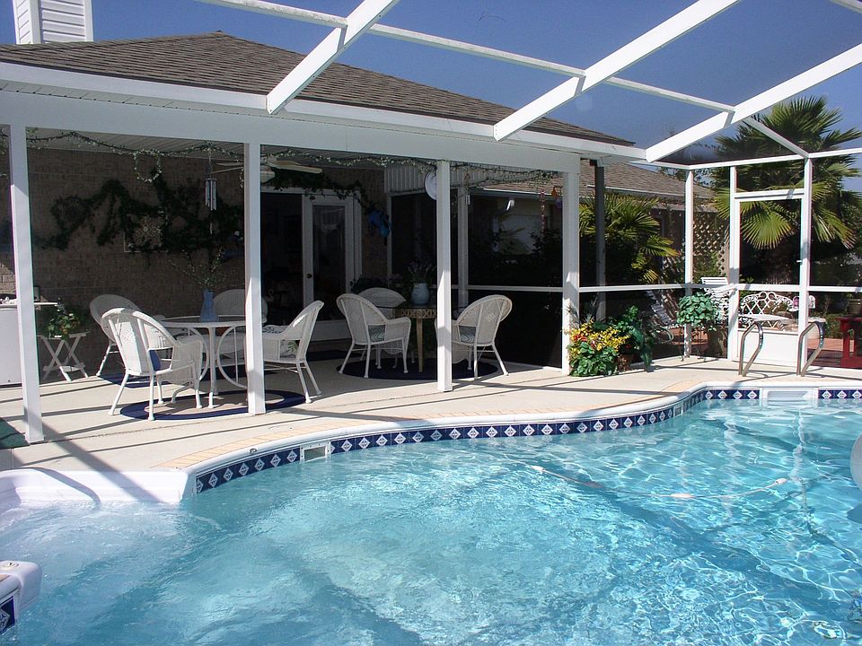 Sparkles doesn't it?  Could you relax here?