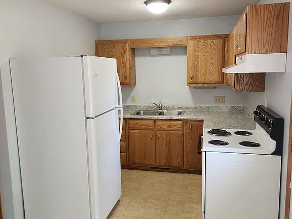 3rd image of 411 3rd Ave N #411