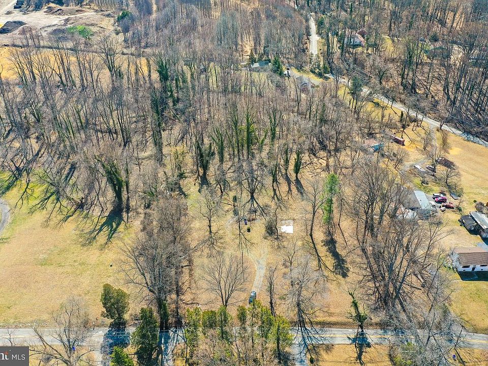 1st image of 18465 Brooke Rd