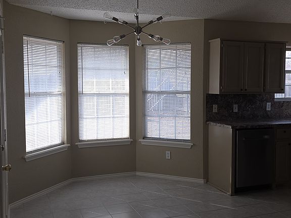 4th image of 5402 Long Leaf Dr