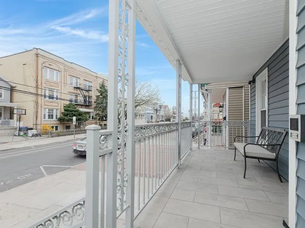 203 Pearsall Avenue image 30 of 35