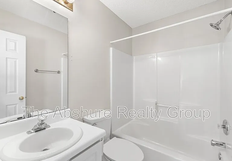 4224 Lake Woodard Dr — Photo 25