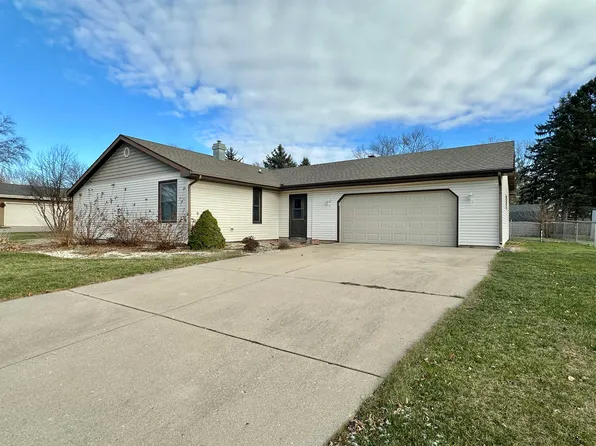 404 Longwood Dr, Janesville, WI 53548