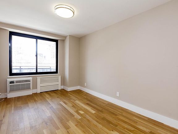 4th image of 175 Riverdale Ave #6B