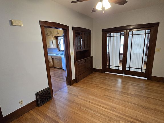 3rd image of 302 W 27th St