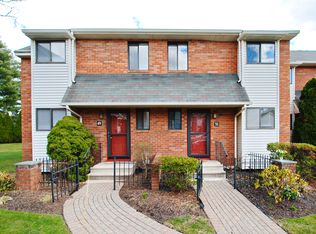 51 Danforth Ln #51, West Hartford, CT 06110