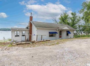 23495 Great River Rd, Le Claire, IA 52753
