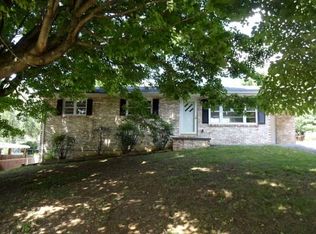 4102 Ranch Rd, Johnson City, TN 37601