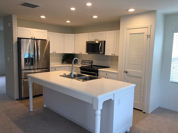 Beautiful and bright Kitchen