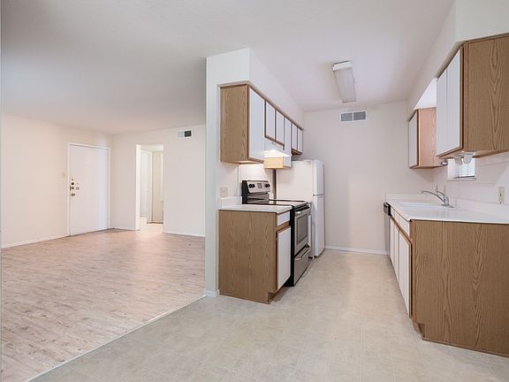 4th image of 305 W Woodlawn Ave APT 208