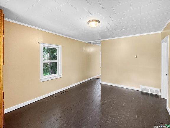 4th image of 309 3rd STREET W