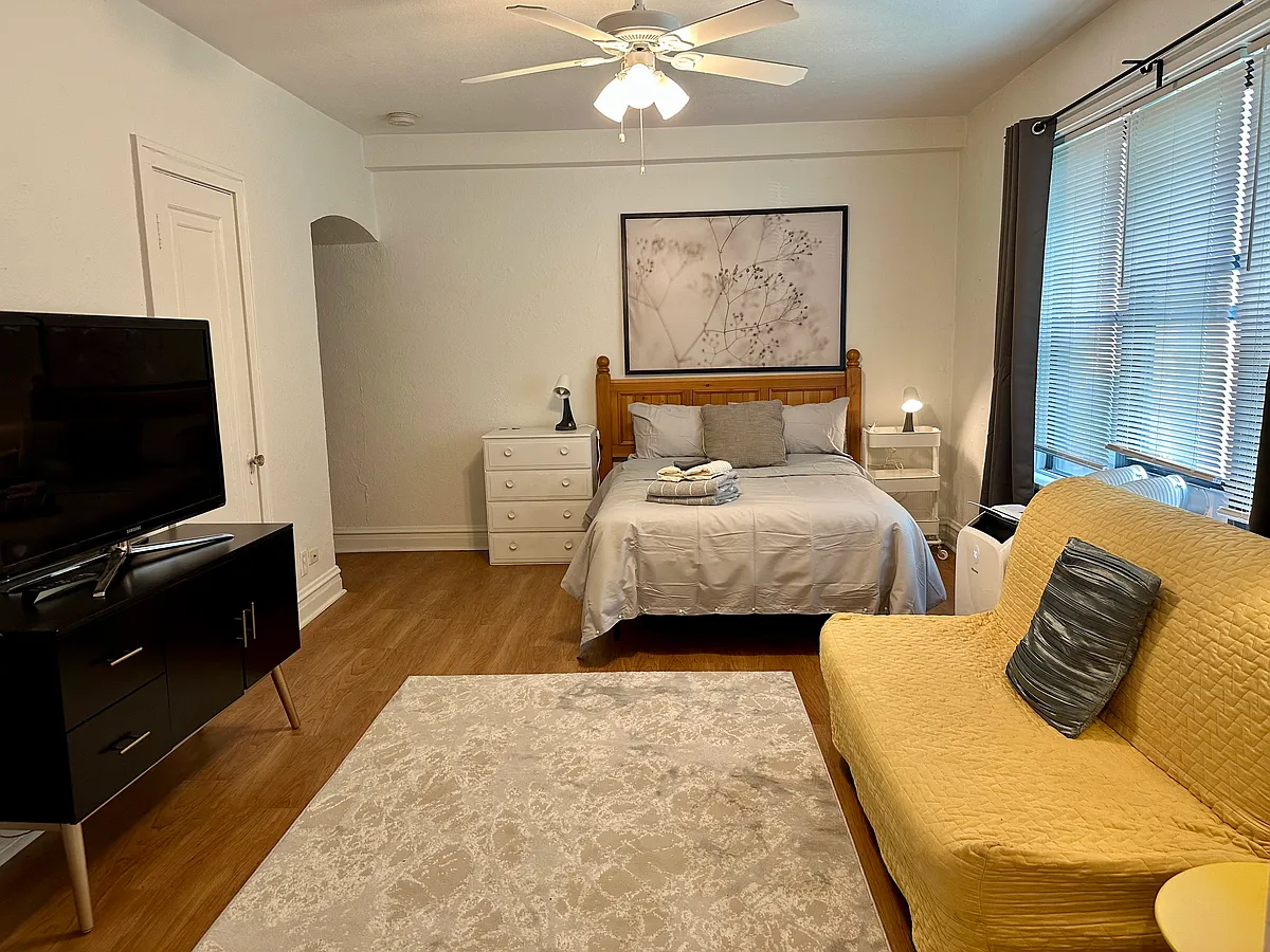 Building Photo - 4417 Forest Park Ave #101
