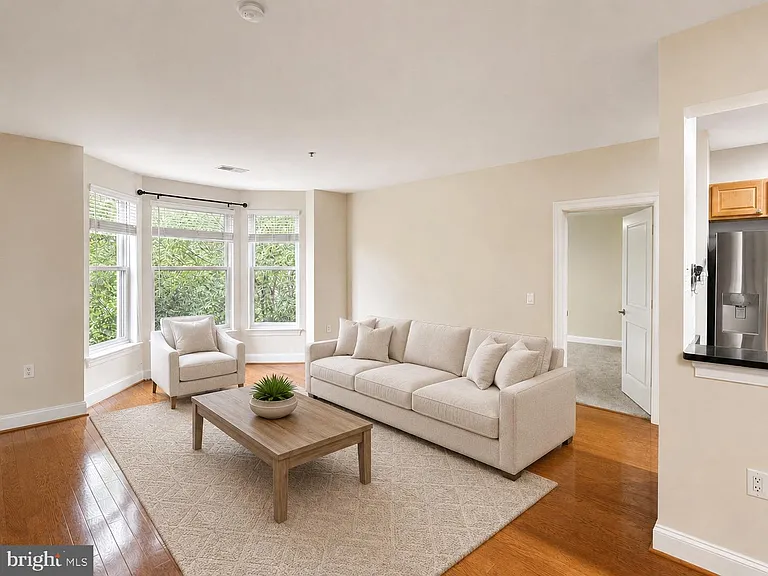 38 Maryland Ave #335 — Photo 7