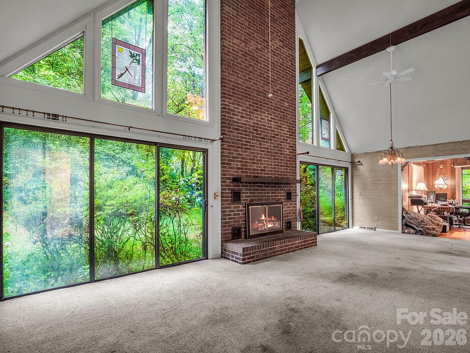 1st image of 421 Chickadee Ln