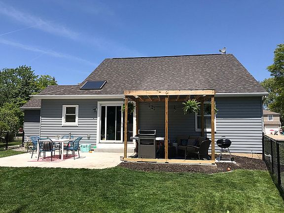 4th image of 19 Oakbrook Dr