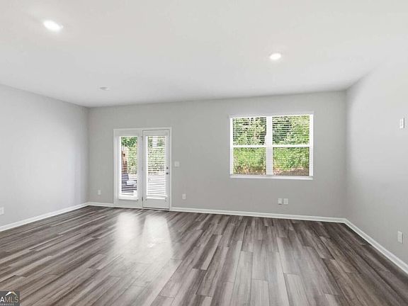 4th image of 2554 Coventry St SW