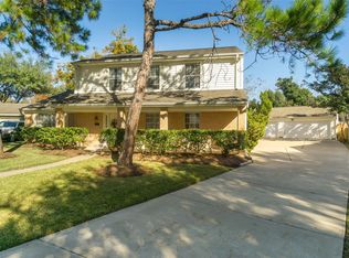 906 Plum Falls Ct, Houston, TX 77062