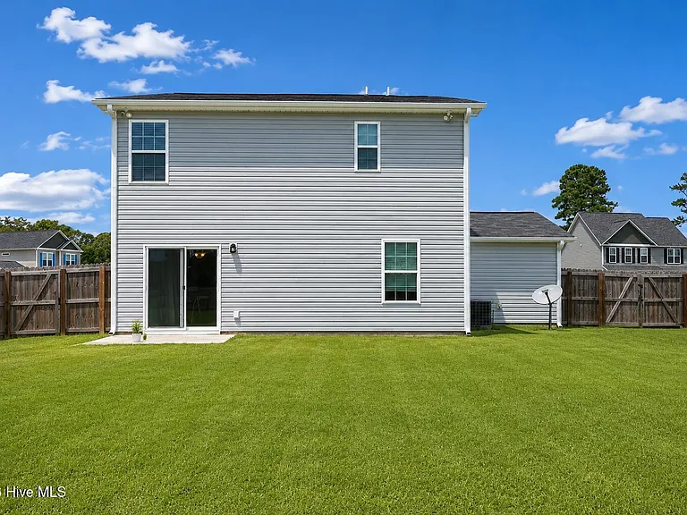 900 Haystack Ln — Photo 13
