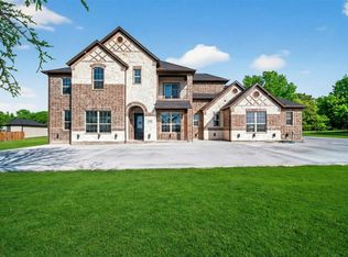 1530 S Houston School Rd, Lancaster, TX 75146