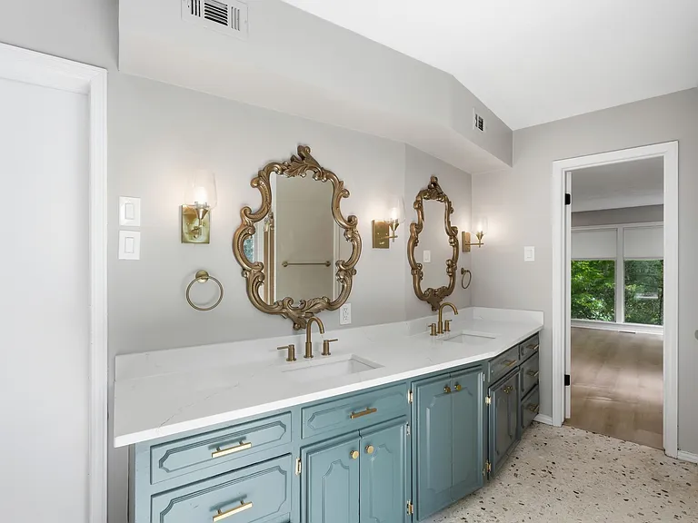 6815 Lyre Ln — Photo 9