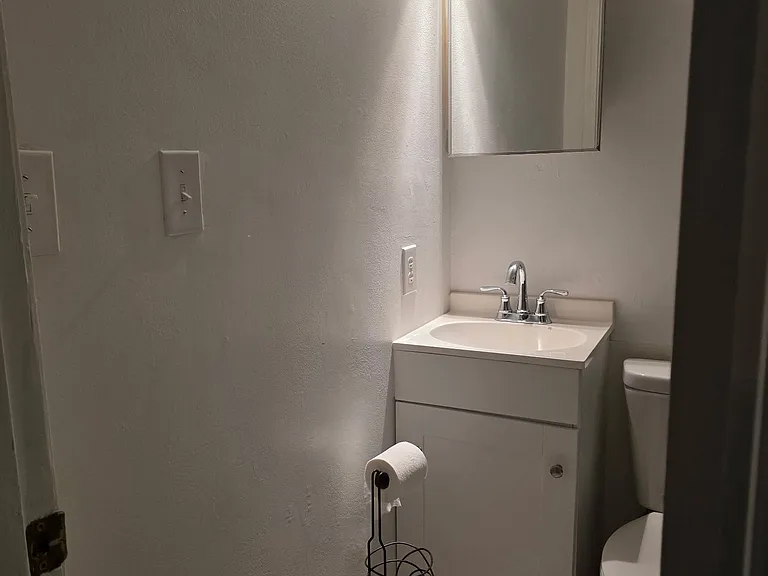 1060 Saint Alban Ave #C — Photo 10