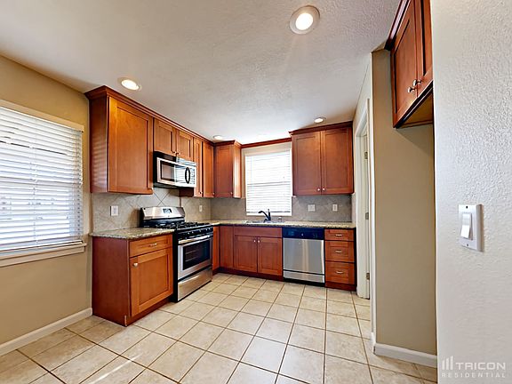 5th image of 5040 Whittier Dr