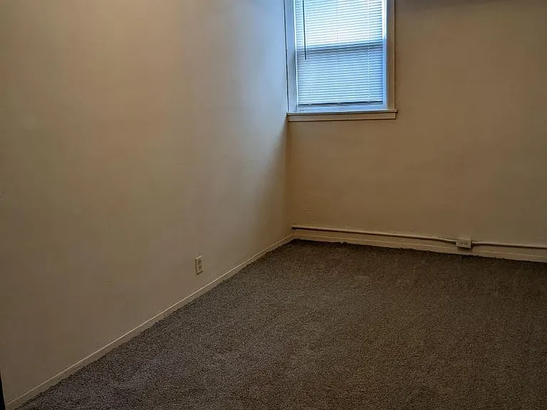 2871 Irving — Photo 19