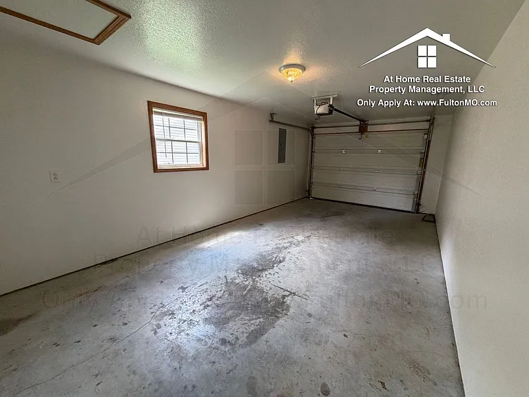 1902 Dunham Dr — Photo 27