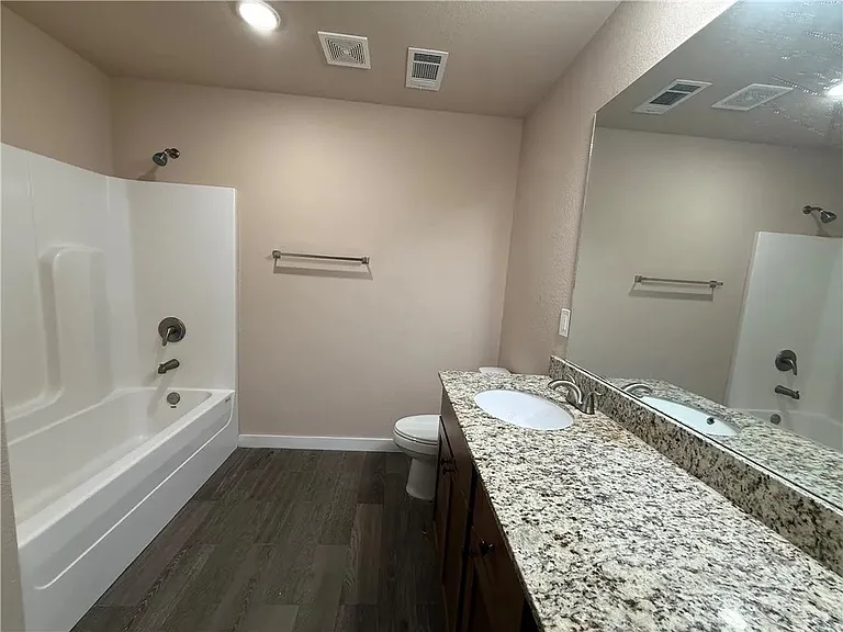 522 Vee St #522 — Photo 7