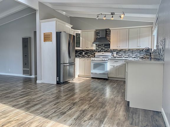 4th image of 322 Hiddenlake Dr