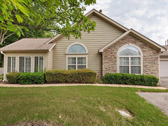 3rd image of 1651 W Southfield Cir
