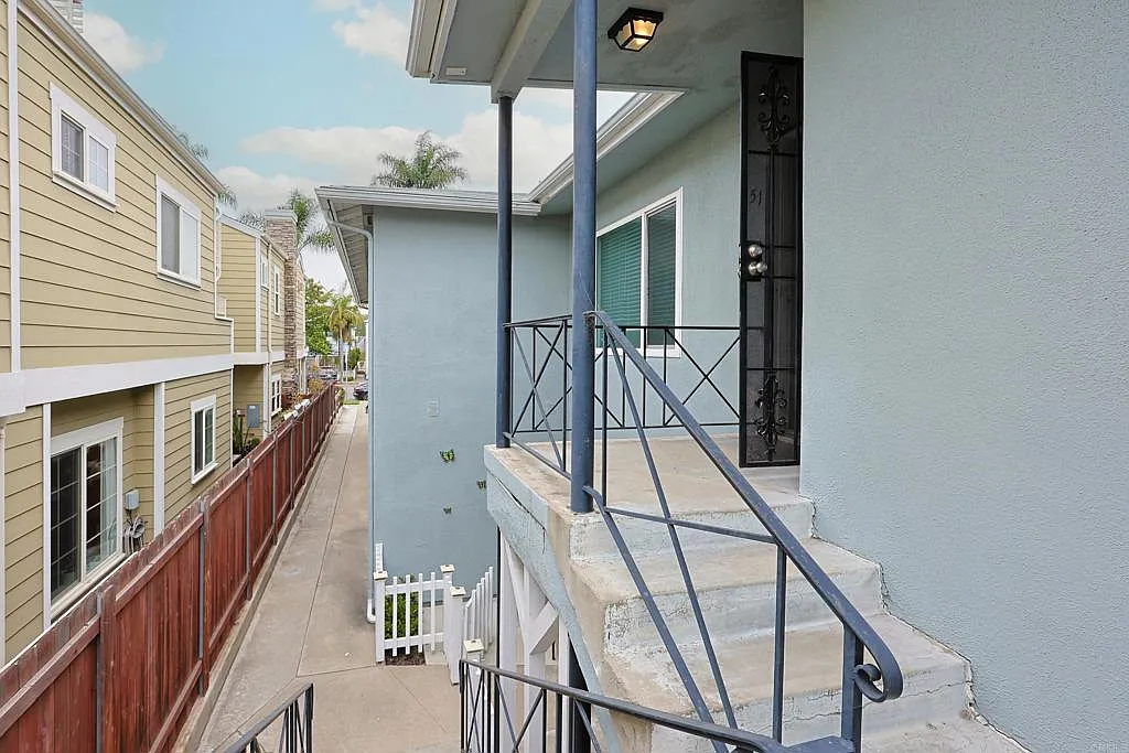 2 bed, 770 sqft, $3,850 — Photo 2