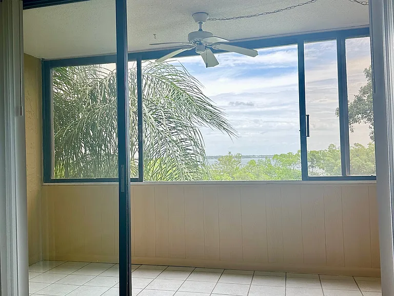 2617 Cove Cay Dr #1-311 — Photo 37
