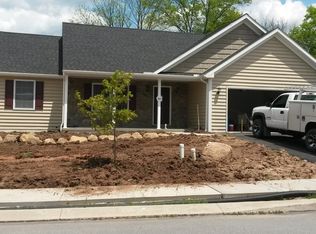 175 Lauschtown Rd, Denver, PA 17517