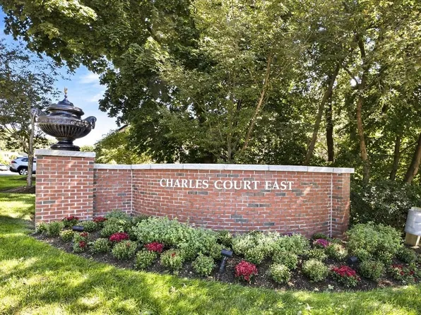 1208 Greendale Ave APT 211, Needham, MA 02492