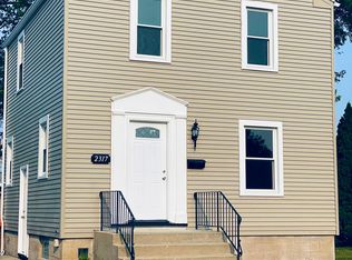 2317 S 13th Ave, Broadview, IL 60155